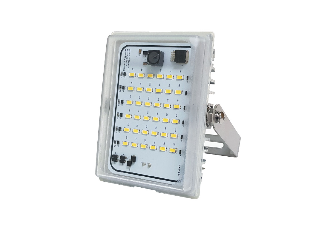 Chiếu sáng tàu và thiết bị.Đèn pha Led.  DC12V ~36V .Mini 20W. Đèn Pha Led Korea